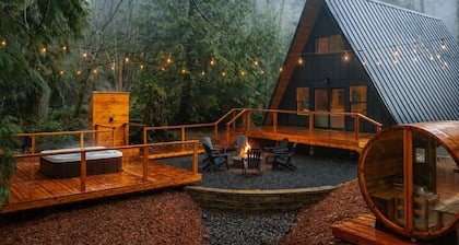 King Bed, FREE Hot Cocoa & Espresso Bar, 5 Minutes From Baker
