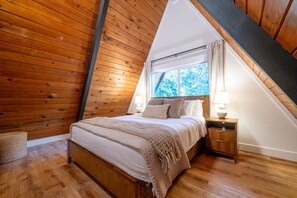 3 bedrooms, travel crib, free WiFi, bed sheets - King Bed, FREE Hot Cocoa & Espresso Bar, 5 Minutes From Baker (Deming)