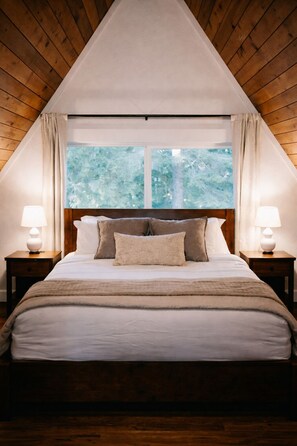 3 bedrooms, travel crib, free WiFi, bed sheets - King Bed, FREE Hot Cocoa & Espresso Bar, 5 Minutes From Baker (Deming)