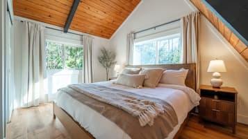 3 室のベッドルーム、旅行用ベビーベッド、WiFi (無料)、ベッドシーツ