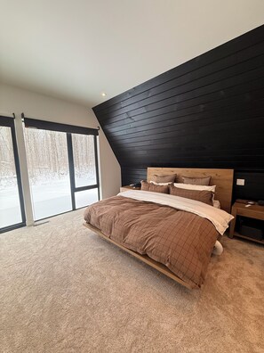4 bedrooms, free WiFi, bed sheets - Spacious 4-bedroom house in quaint Dowagiac 35 minutes away from Notre Dame (Dowagiac)