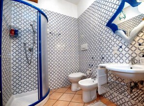 Hair dryer, towels, soap, toilet paper - Villa Laurì between Sorrento and Positano (Massa Lubrense)
