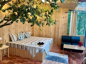 1 غرفة نوم ومكواة/لوح كي وخدمة الإنترنت وملاءات أسرّة