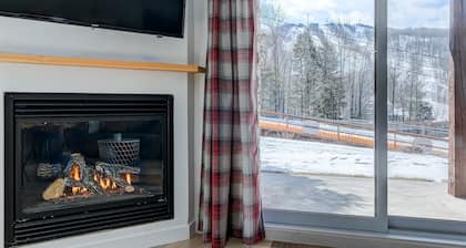 Condo ensoleillé-Ski et Vélo In/Out-Golf-Randonnée