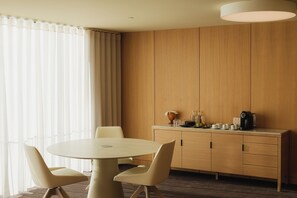 Dining - Modern Lisbon Stay | 1 Unit | Near Lisbon Light Show (Lisboa)