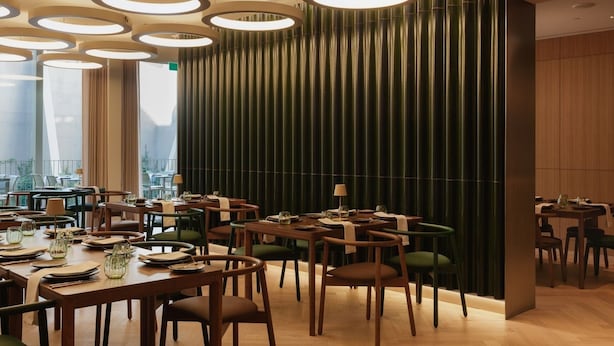 Dining - Central Lisbon Stay | Rooftop Pool & Light Show View (Lisboa)