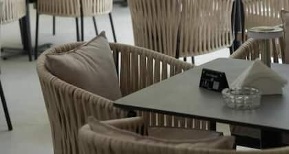 Golden Suites Hotel