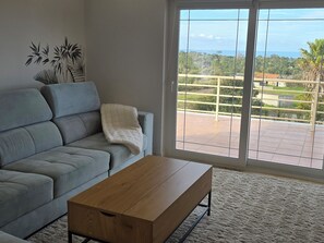 TV - Sunset Apartment by Sesimbra Sun Sea (Sesimbra - Zambujal de Baixo)