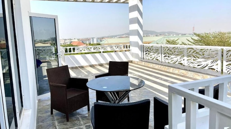 Marcopolo Hotel and Suites