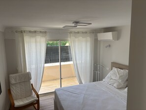 1 bedroom, iron/ironing board, Internet, bed sheets - 2/4-PERSON APARTMENT BY THE SEA (Saint-Raphaël)