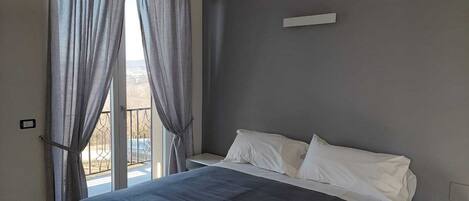 2 chambres, fer et planche Ă repasser, accĂšs Internet, draps fournis