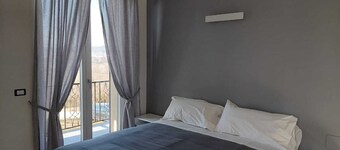 House in the heart of Langhe surrounded by greenery with 5 beds wifi free