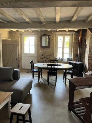 Televisie en een open haard