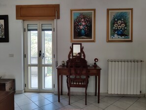 Interior - Whole house accommodation on two floors with large garden and parking space (San Vito Sullo Ionio)
