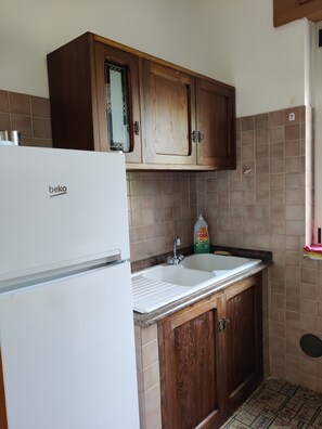 Stovetop - Whole house accommodation on two floors with large garden and parking space (San Vito Sullo Ionio)