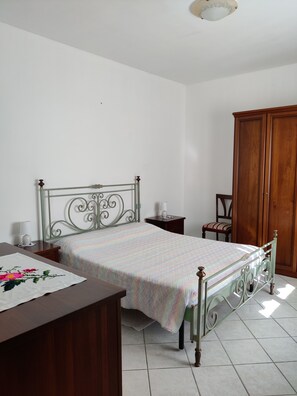 2 soverom og sengetøy