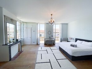 5 habitaciones, internet y ropa de cama
