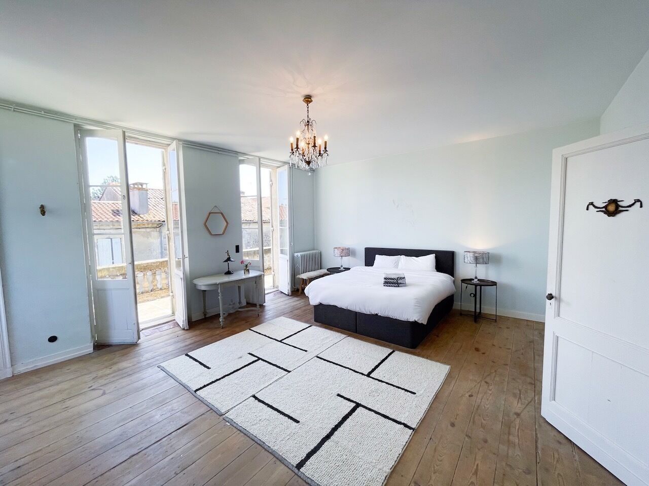 5 bedrooms, Internet, bed sheets
