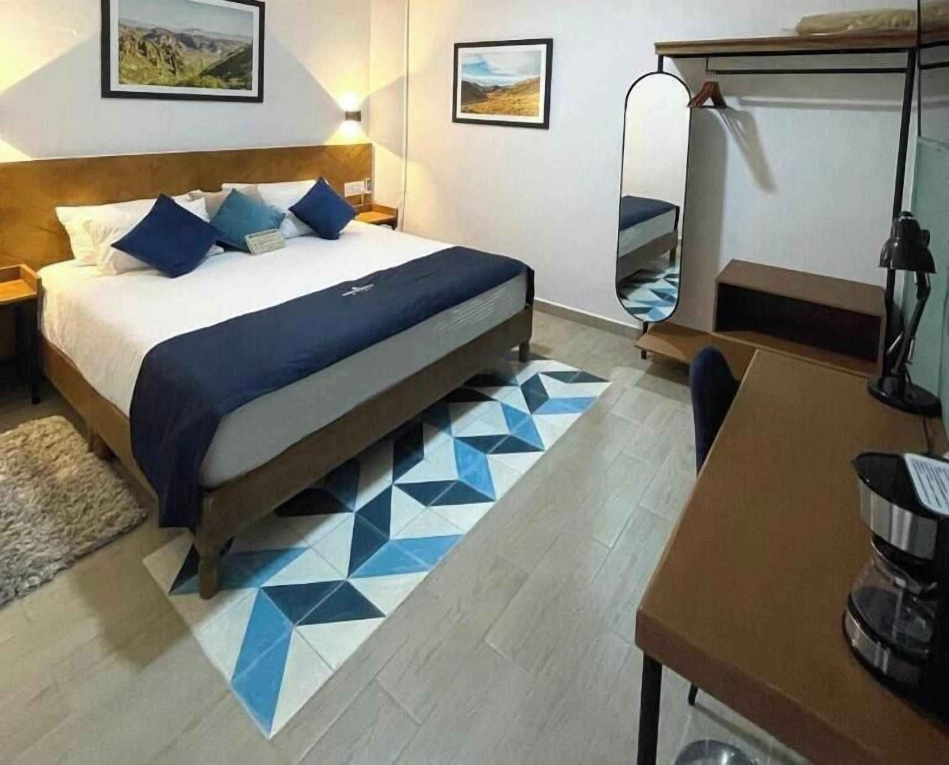 Desk, free WiFi, wheelchair access