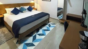 Executive Suite | Desk, free WiFi, wheelchair access