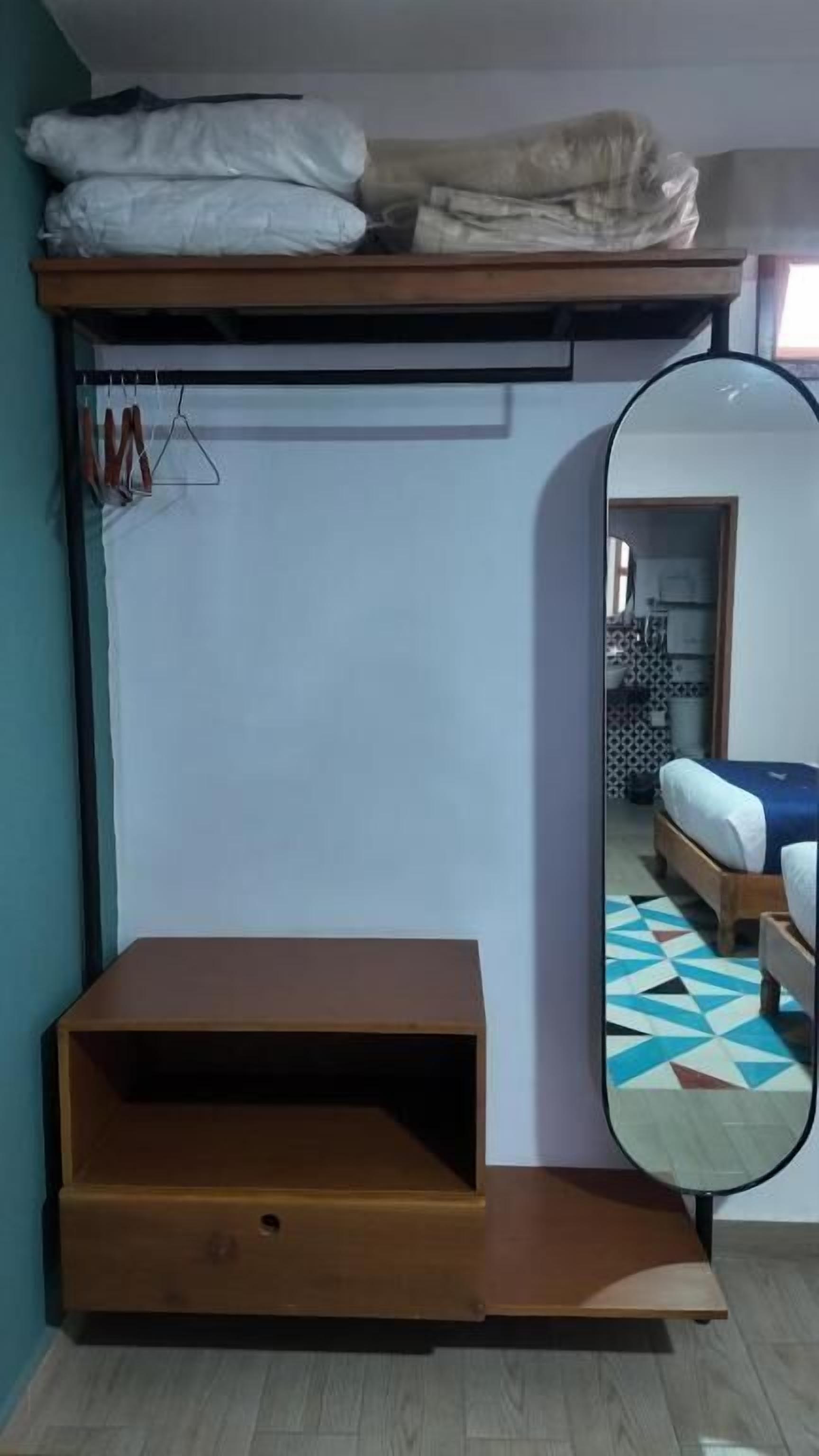 Desk, free WiFi, wheelchair access