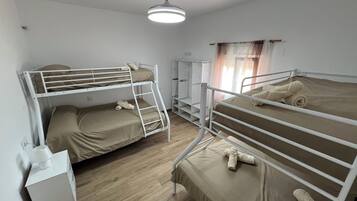 2 Schlafzimmer, Bügeleisen/Bügelbrett, Internetzugang, Bettwäsche