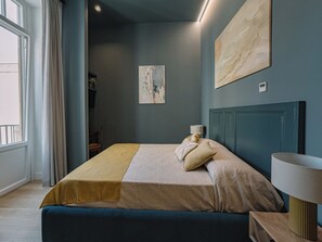 2 bedrooms, desk, iron/ironing board, free WiFi - Floris Apartment (Catania)