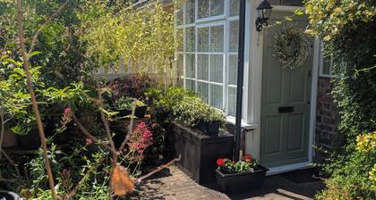 Coach house cottage by sefton park, built in 1850. Entire house !