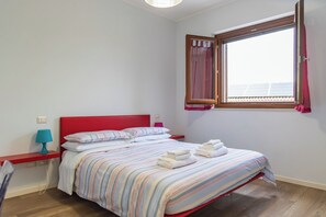 Bügeleisen/Bügelbrett, WLAN, Bettwäsche