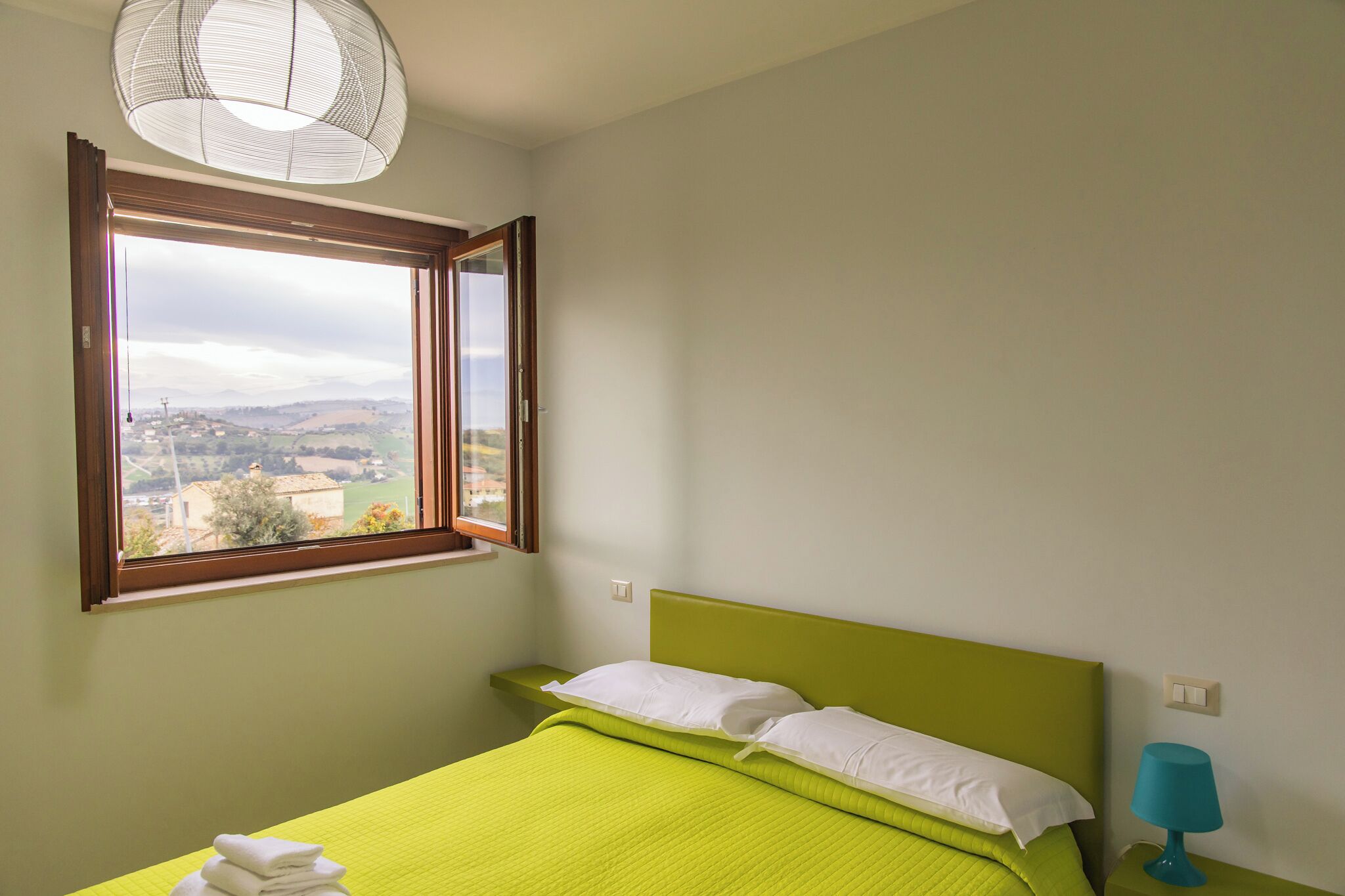 4 chambres, fer et planche à repasser, Wi-Fi, draps fournis
