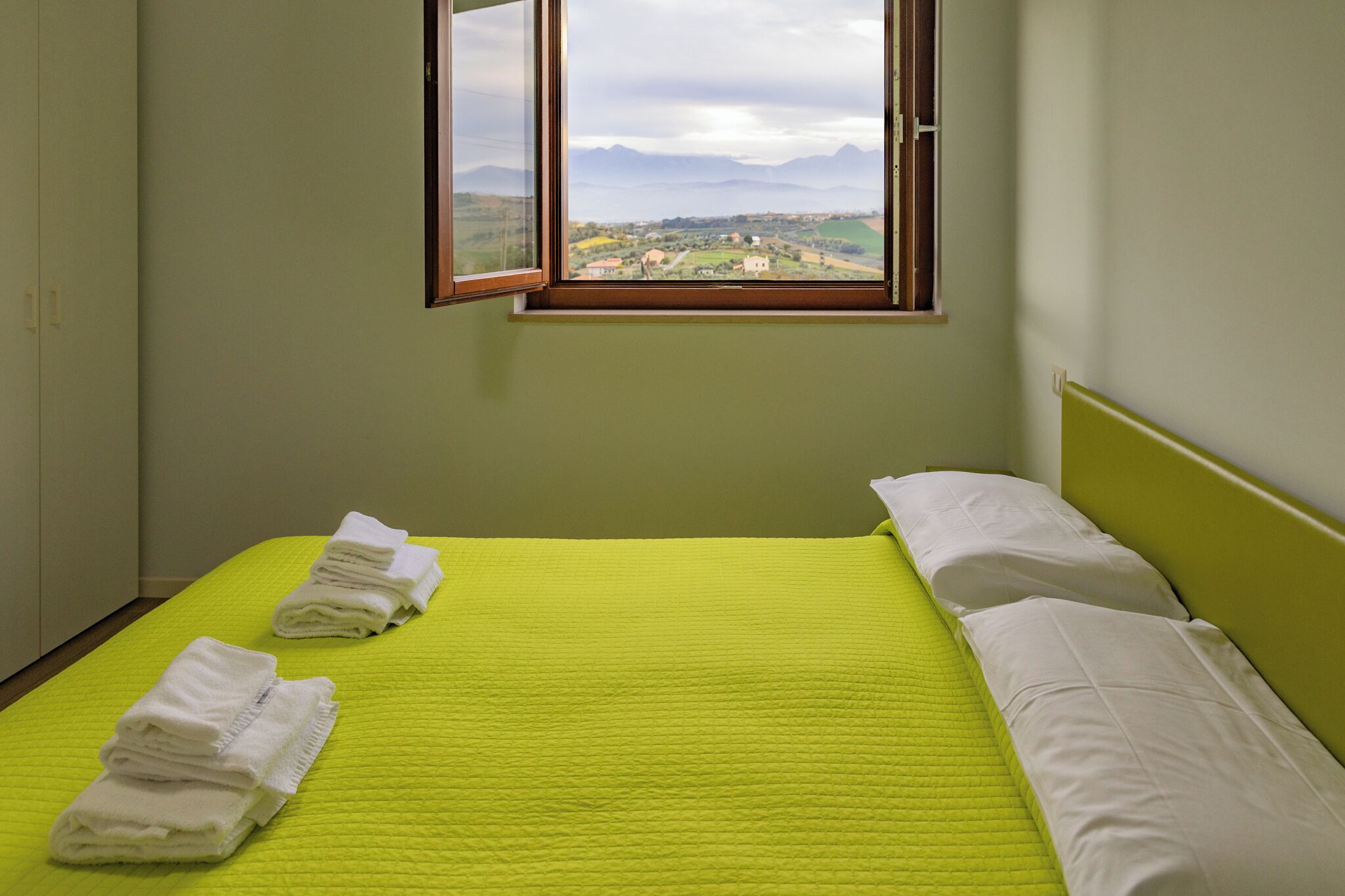 Fer et planche à repasser, Wi-Fi, draps fournis