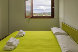 4 slaapkamers, een strijkplank/strijkijzer, wifi, beddengoed