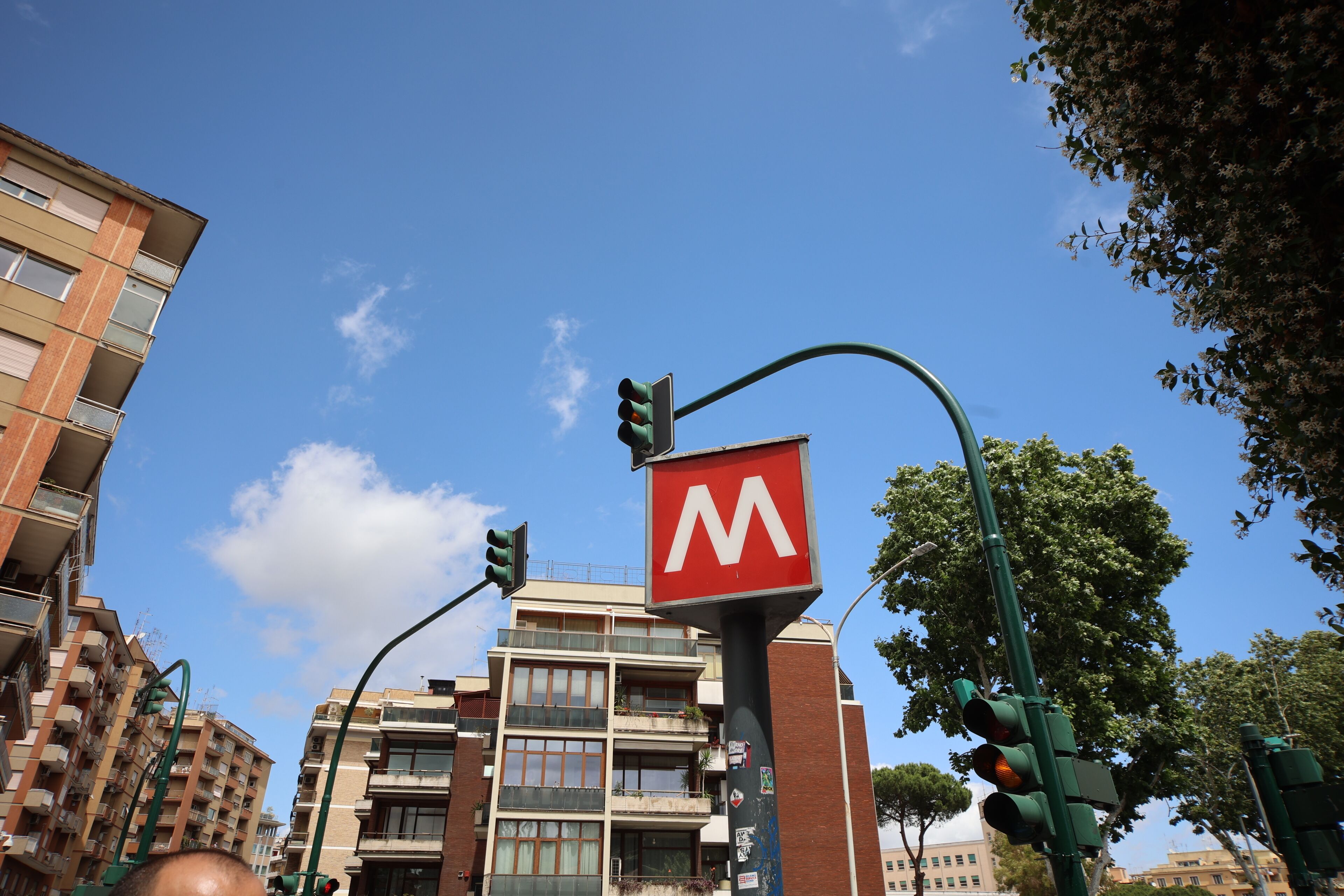 تفاصيل الفندق من الخار ج