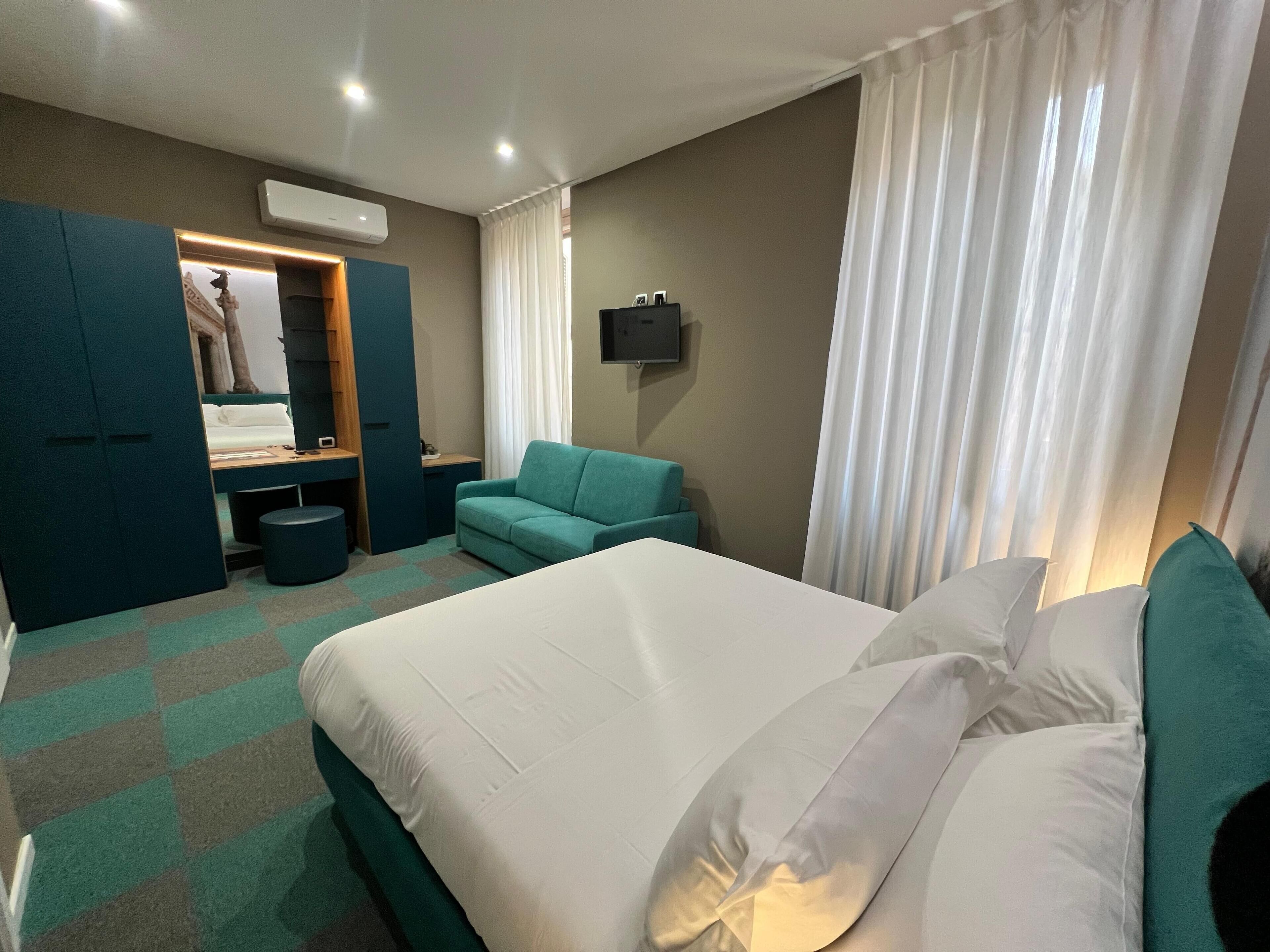 Deluxe Double Room, 1 King Bed with Sofa bed, Non Smoking