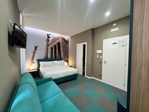Deluxe-Doppelzimmer, 1 King-Bett und Schlafsofa, Nichtraucher | Kostenlose Minibar, Schreibtisch, laptopgeeigneter Arbeitsplatz