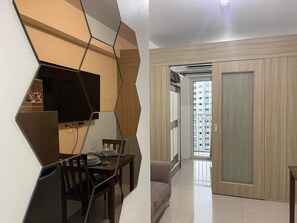 Interior - Shore Residences MOA 14th C2 1BR with balcony pool view By darpm (Pasay City)