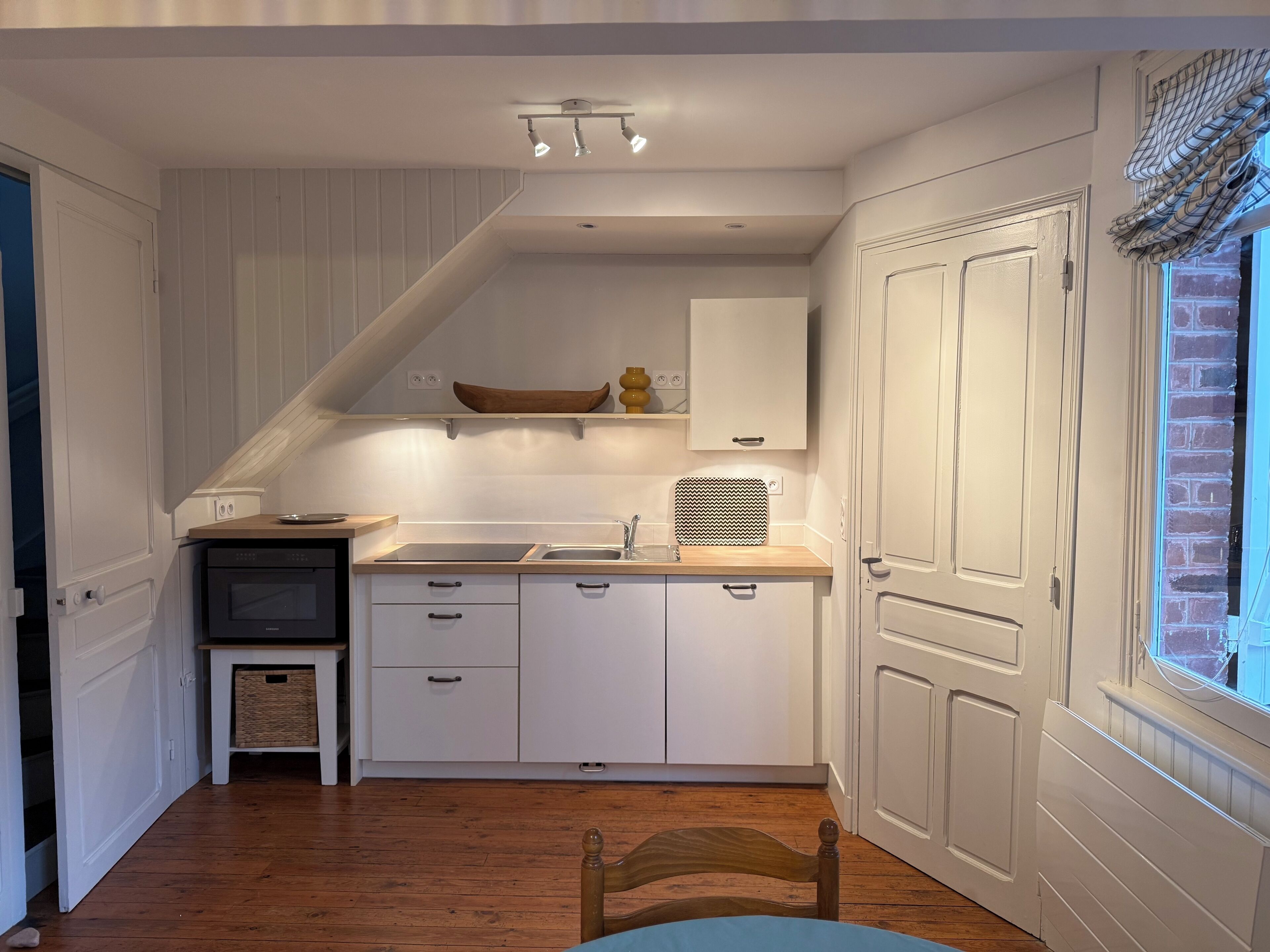 雪櫃、微波爐、焗爐、爐具