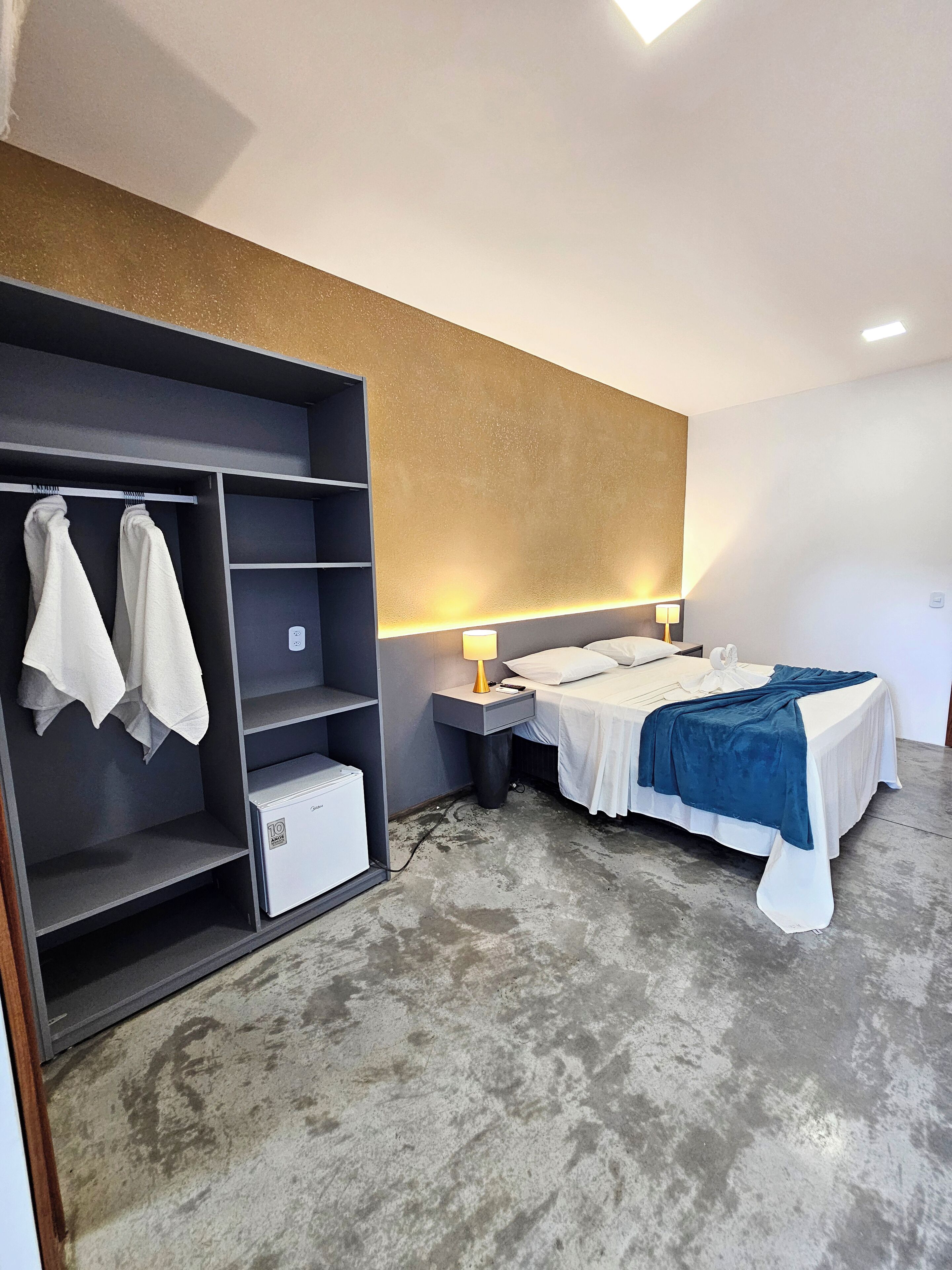 Standard Double or Twin Room | Desk, blackout drapes, free WiFi