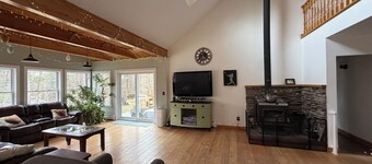 4-bedroom private country house with pool 8 miles from All-Star village