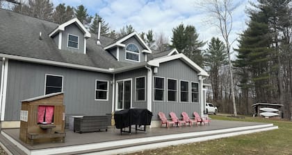 4-bedroom private country house with pool 8 miles from All-Star village