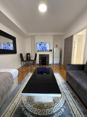 TV - 1 bedroom apartment near Marble Arch (London)
