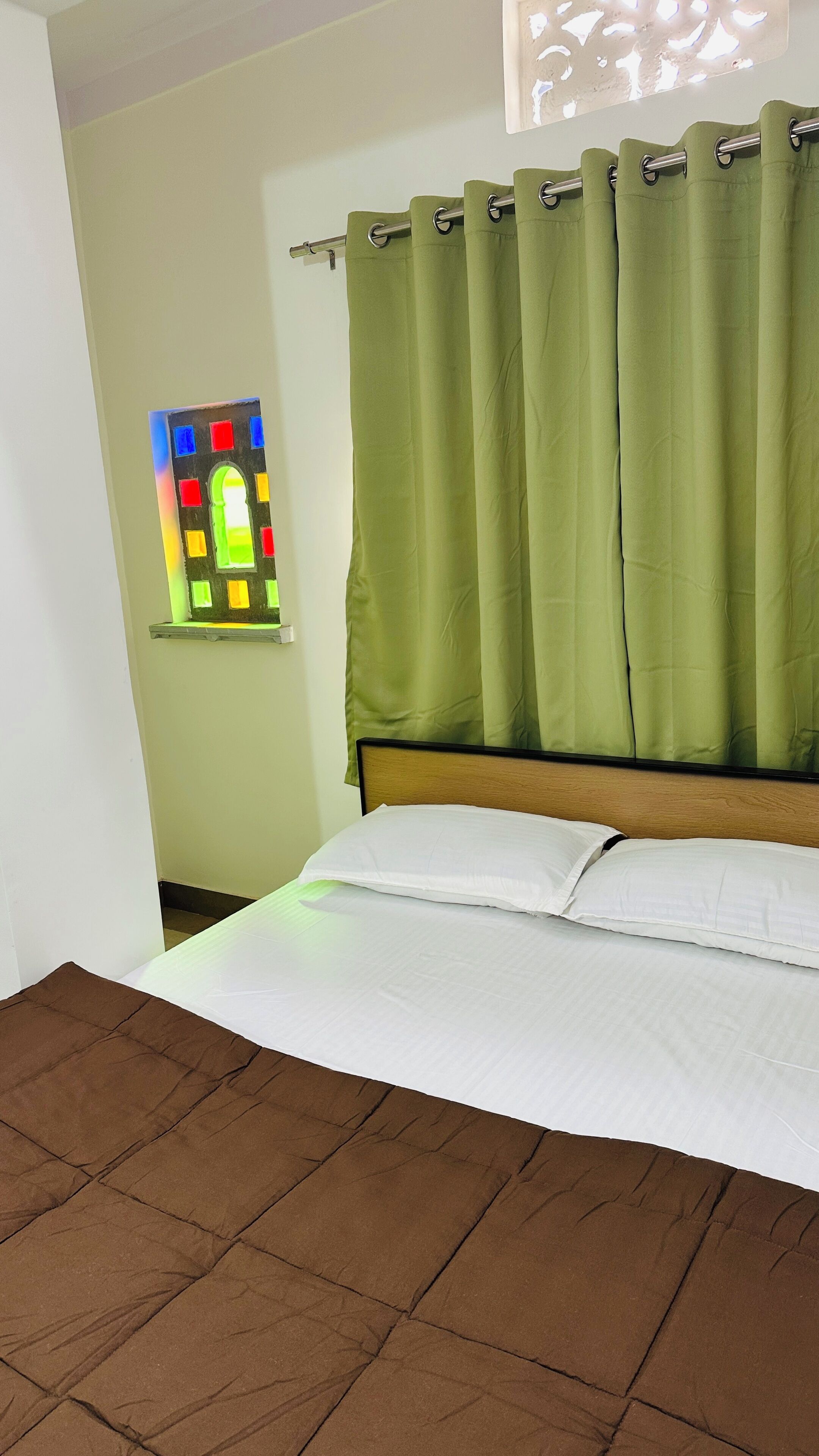 2 bedrooms, bed sheets