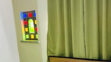 2 bedrooms, bed sheets