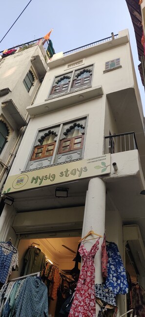 Exterior detail - Perfect 2-bedroom house in old city of 
Udaipur for your getaway (Udaipur)