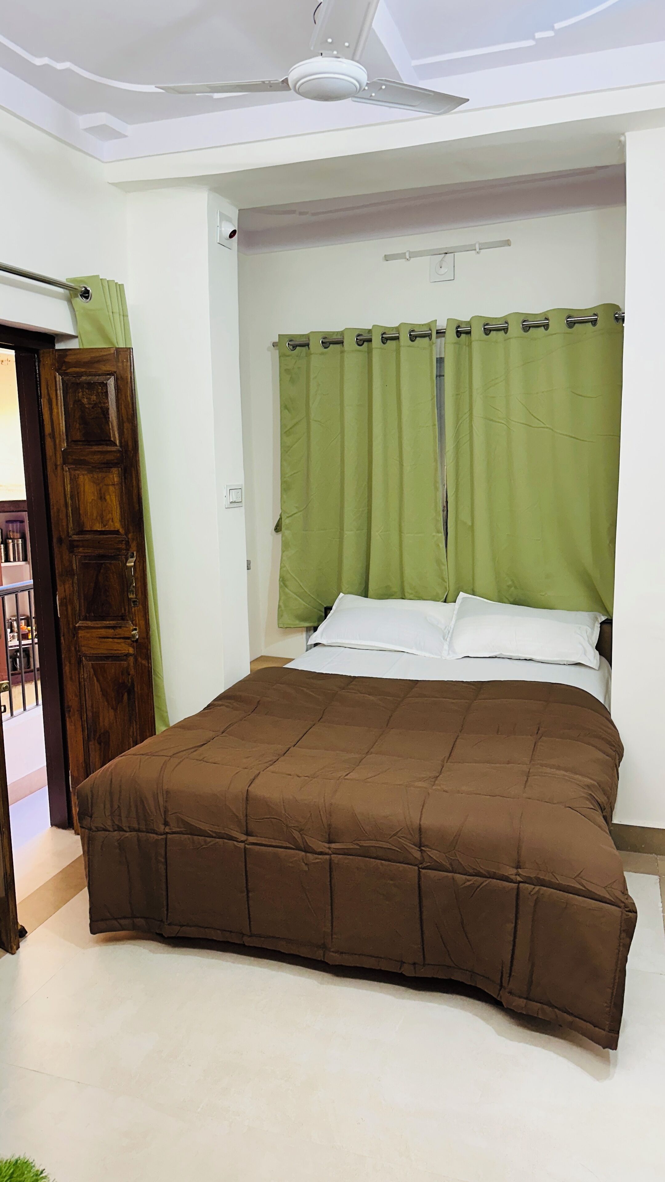 2 bedrooms, bed sheets