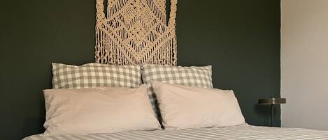 スイート エンスイート ガーデンビュー | アイロン / アイロン台、WiFi (無料)