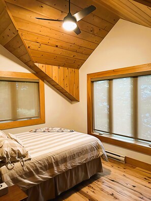 5 makuuhuonetta, silitysrauta/-lauta, internet, vuodevaatteet