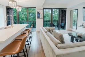 Smart TV - Cozy 1-bedroom apartment in Buckhead Atlanta  (Atlanta)