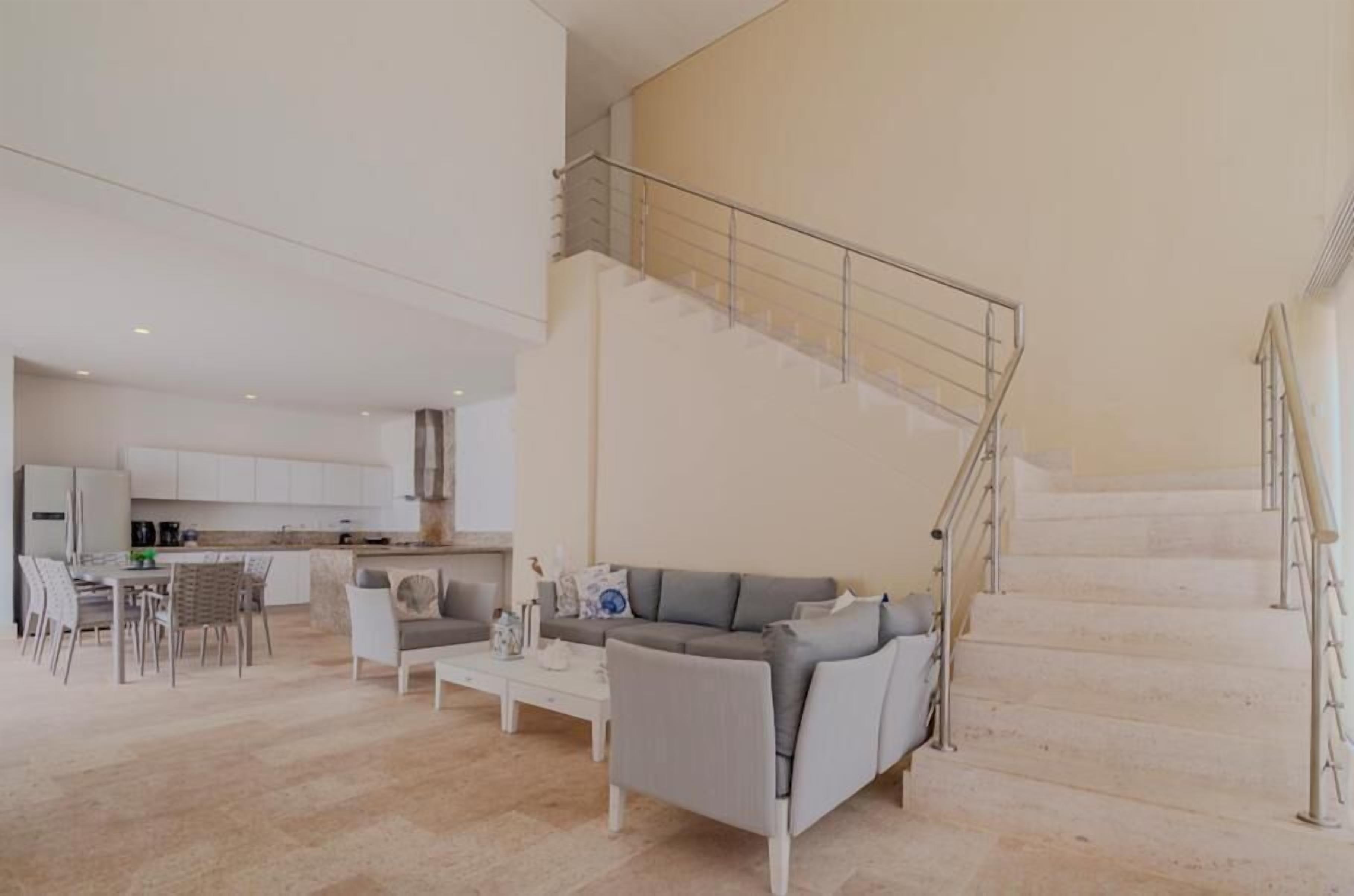 Hus, 3 soverom, balkong, ved stranden | Oppholdsområde | TV