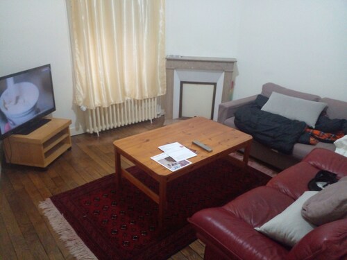 fully-equipped, quiet apartment near metro station 5' from Paris,